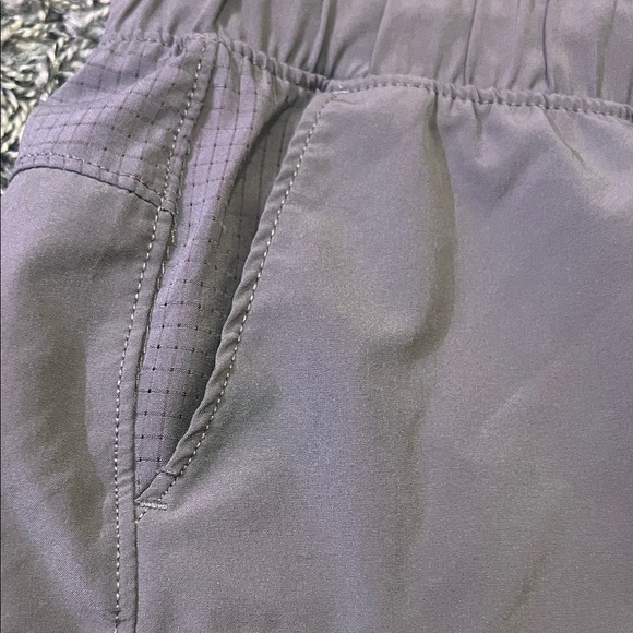 Abercrombie Kids Boys Cargo Shorts Size 7/8 – Quick-Dry Gray Utility Shorts - Picture 6 of 7
